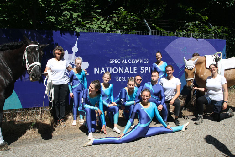 Special Olympics in Berlin: Medaillen für Voltigierteam aus Wackernheim!