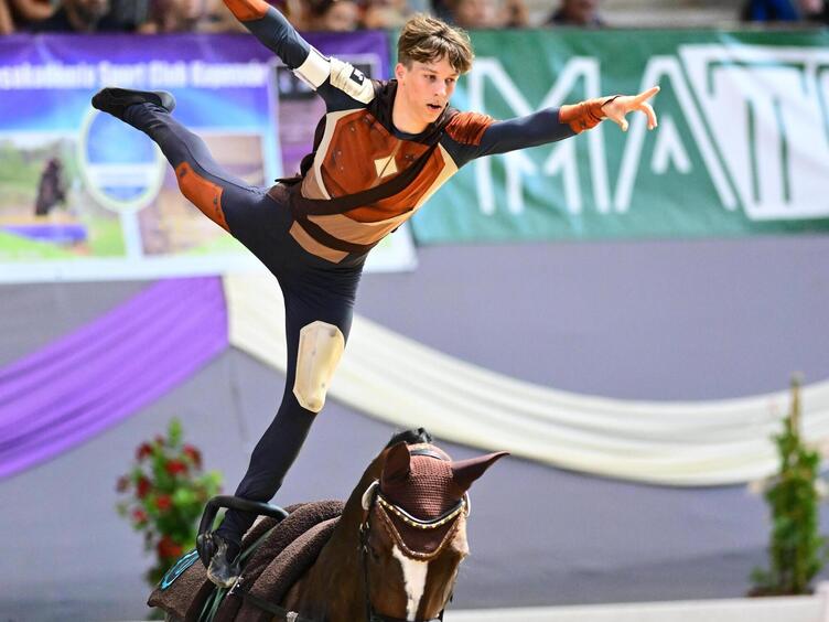 Jonathan Geib wird 5. auf den Europameisterschaften Young Vaulters